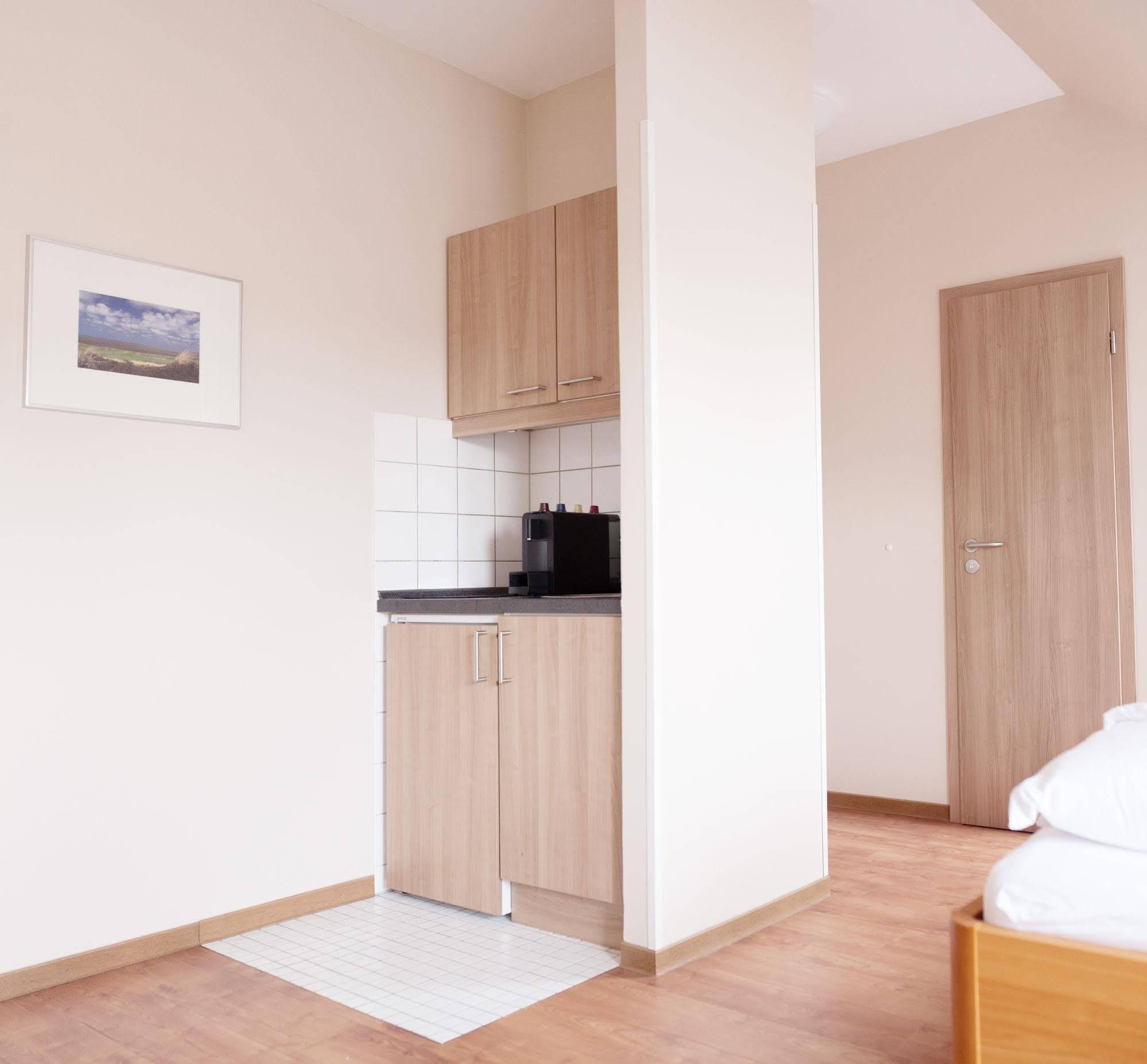 Airport Hotel One Aparthotel Sylt Kültér fotó