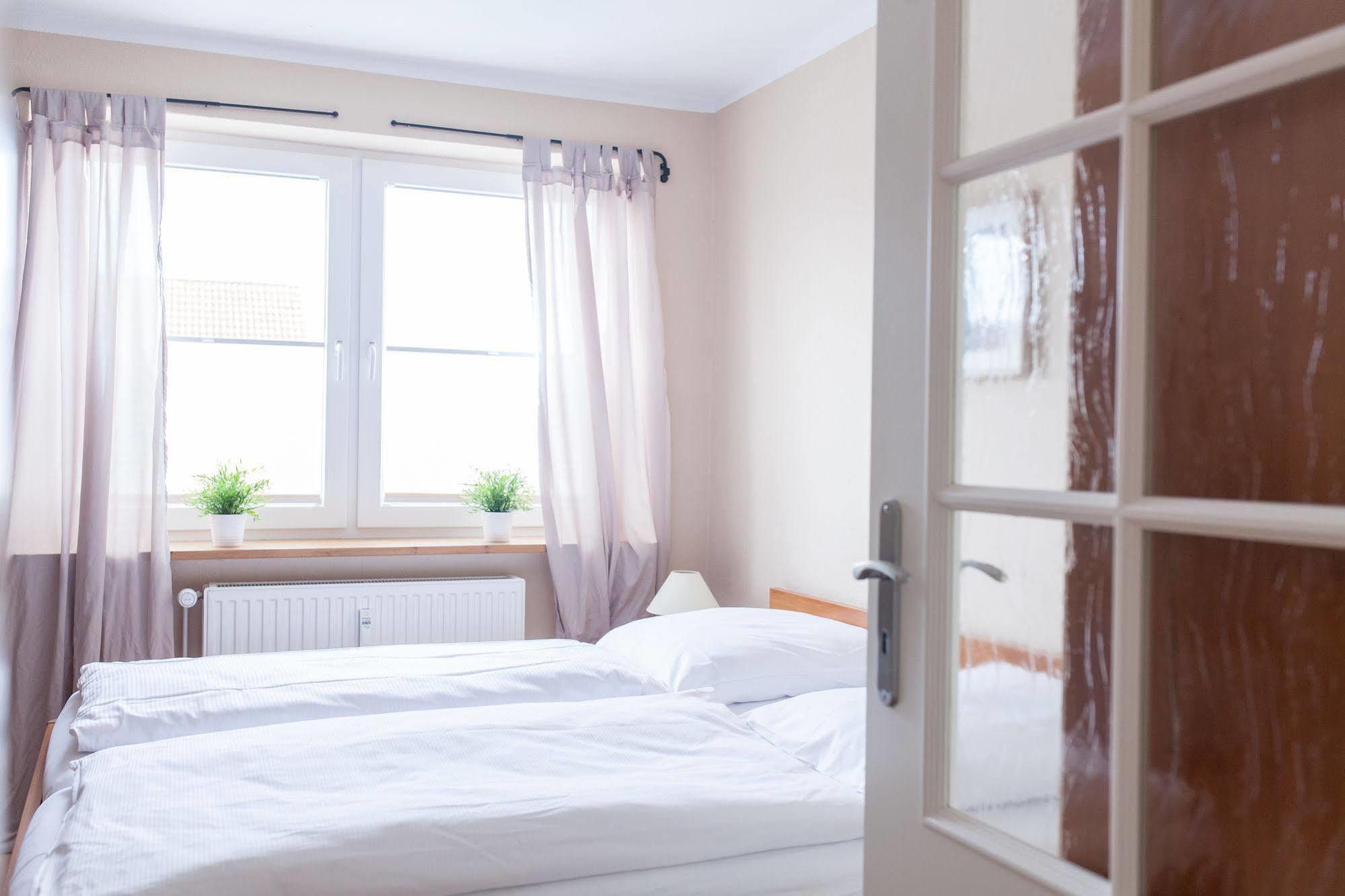 Airport Hotel One Aparthotel Sylt Kültér fotó